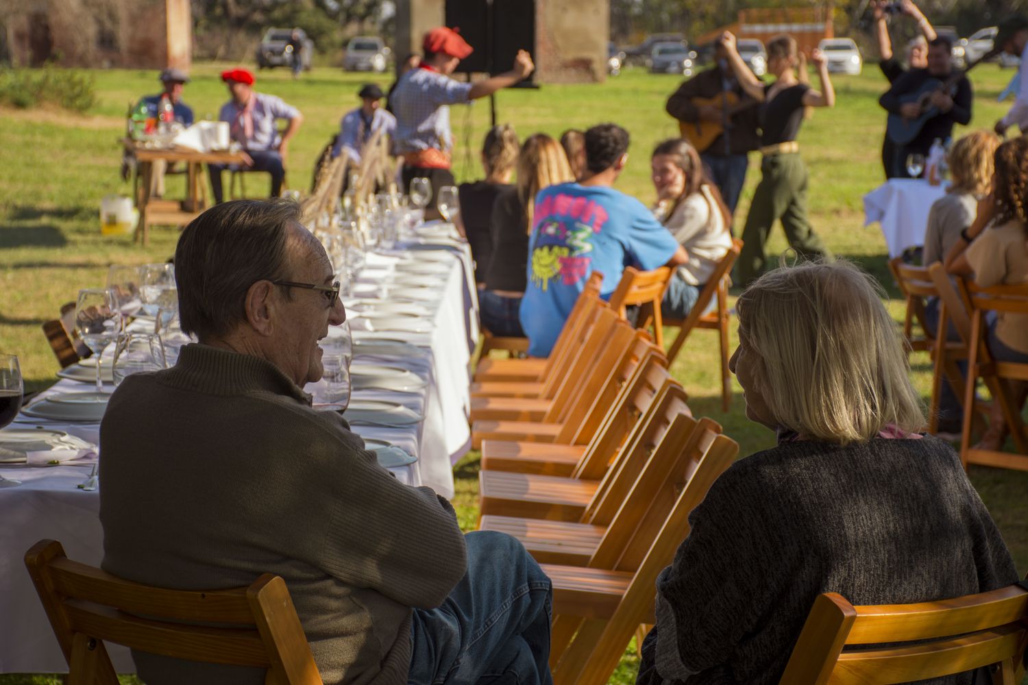 Evento social al aire libre en el predio